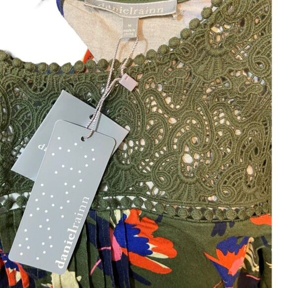 Daniel Rainn Darrel Crochet Yoke Knit Top Olive Green NWT Size Medium M - Picture 10 of 10